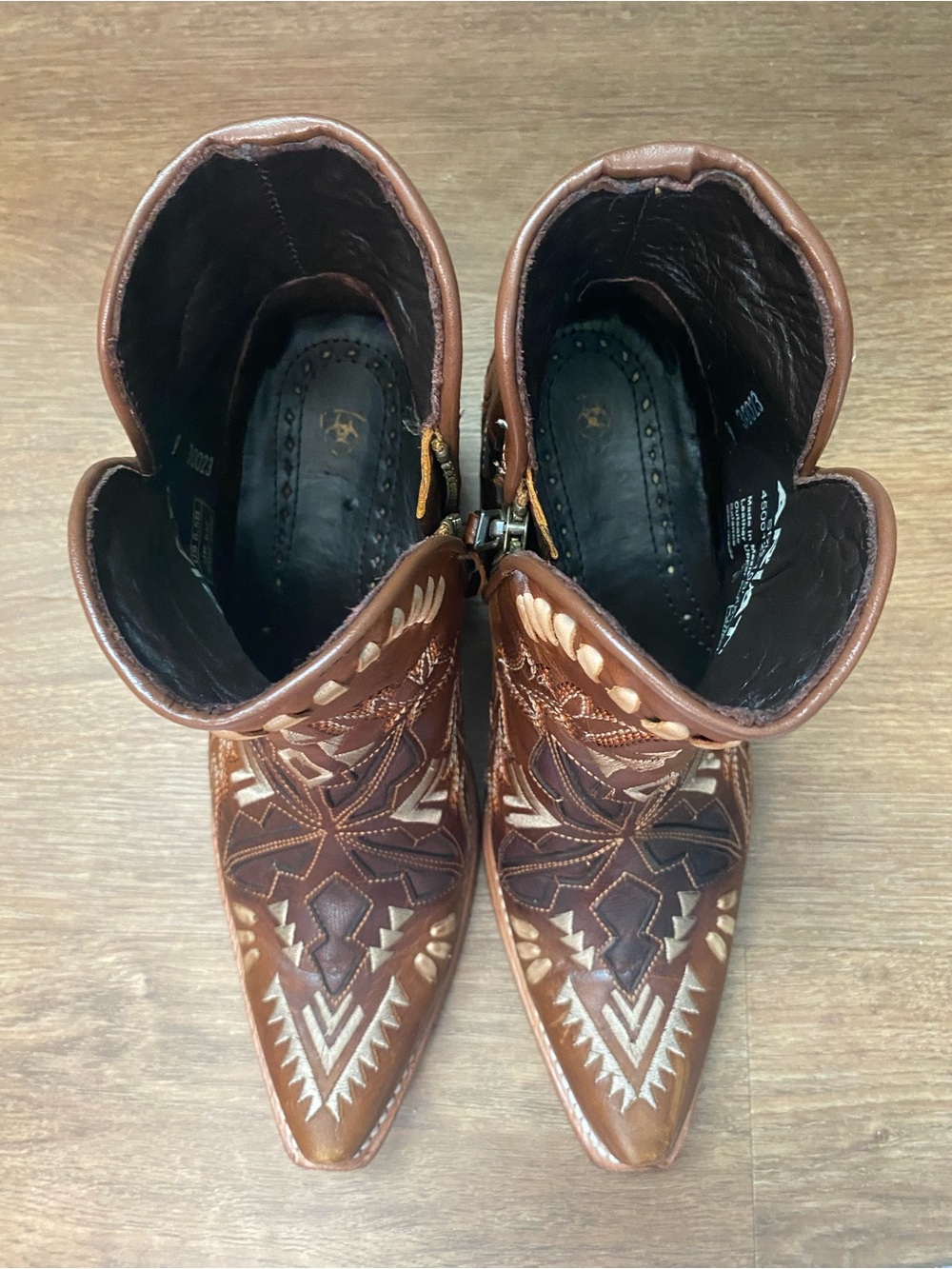 Airy Women's Embroidered Western Ankle Boots - Picture 9 of 9